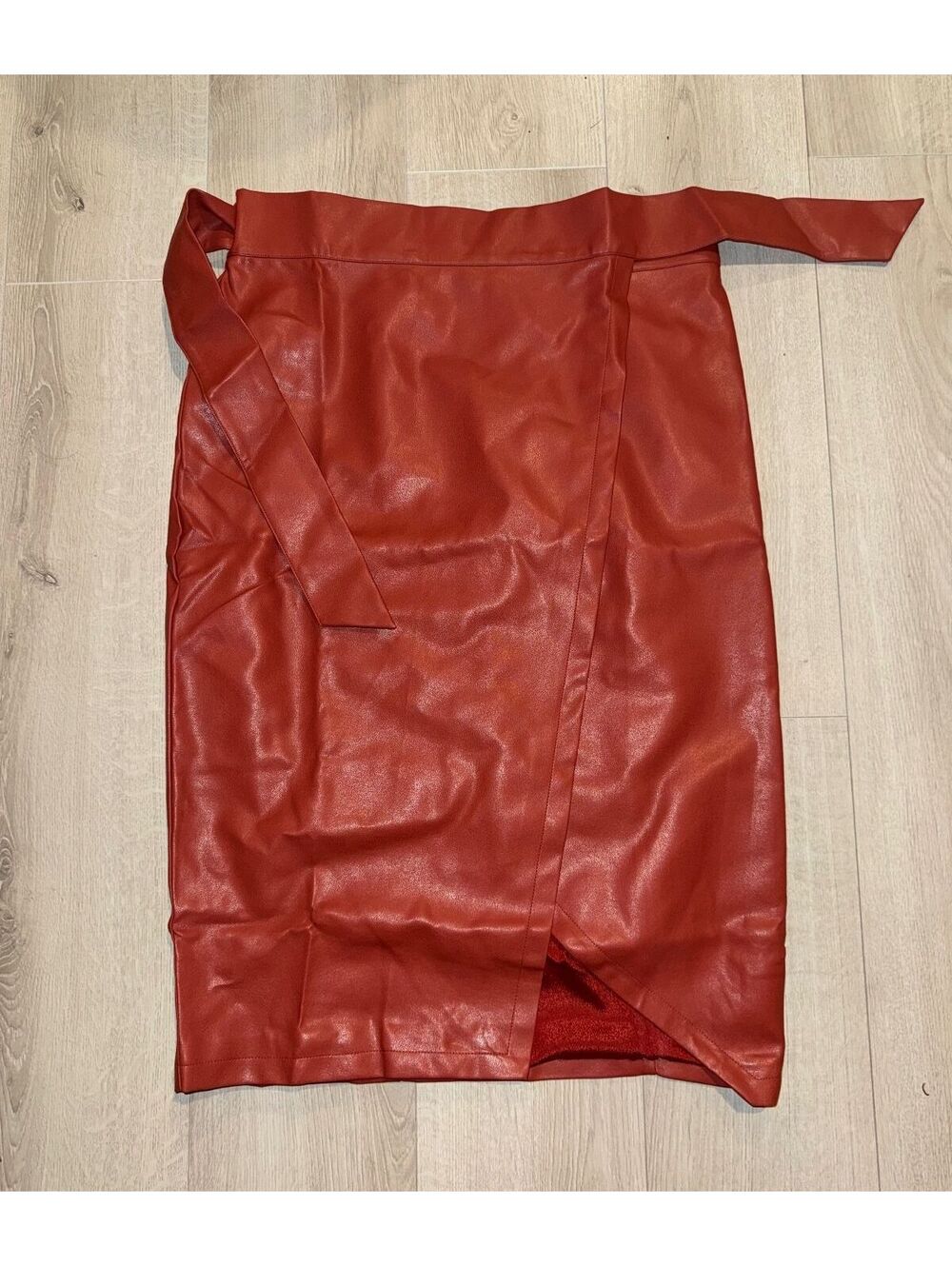 Women's Gracia Faux Leather Red Maxi Skirt With Adjustable Waist Belt Size L NWT